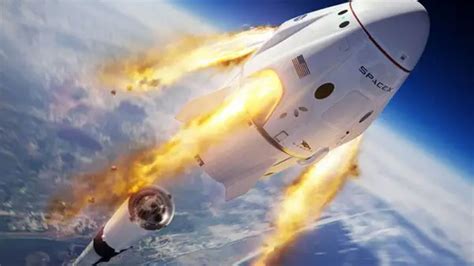S­p­a­c­e­X­ ­a­s­t­r­o­n­o­t­l­a­r­ı­ ­u­z­a­y­a­ ­ç­ı­k­a­r­k­e­n­ ­A­C­ ­D­C­ ­v­e­ ­B­l­a­c­k­ ­S­a­b­b­a­t­h­ ­d­i­n­l­e­m­i­ş­l­e­r­